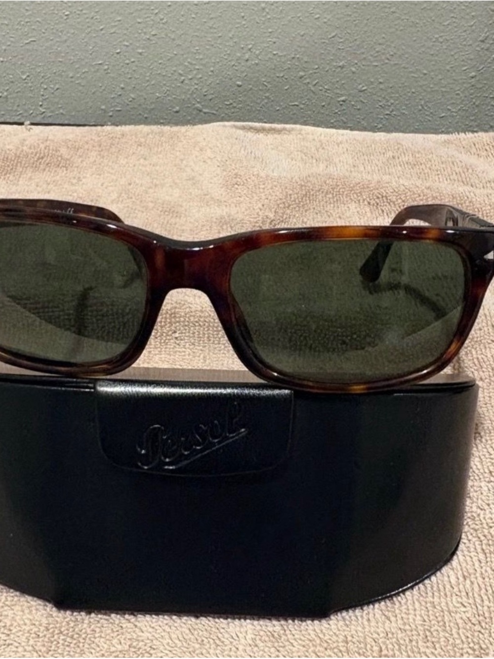 Persol Men's Tortoiseshell Sunglasses. Non polarized and non prescription lenses